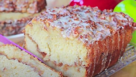Apple Fritter Loaf Recipe | DIY Joy Projects and Crafts Ideas