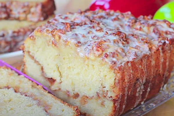 Homemade Apple Fritter Loaf - Easy Dessert Ideas - Apple Cake Recipe