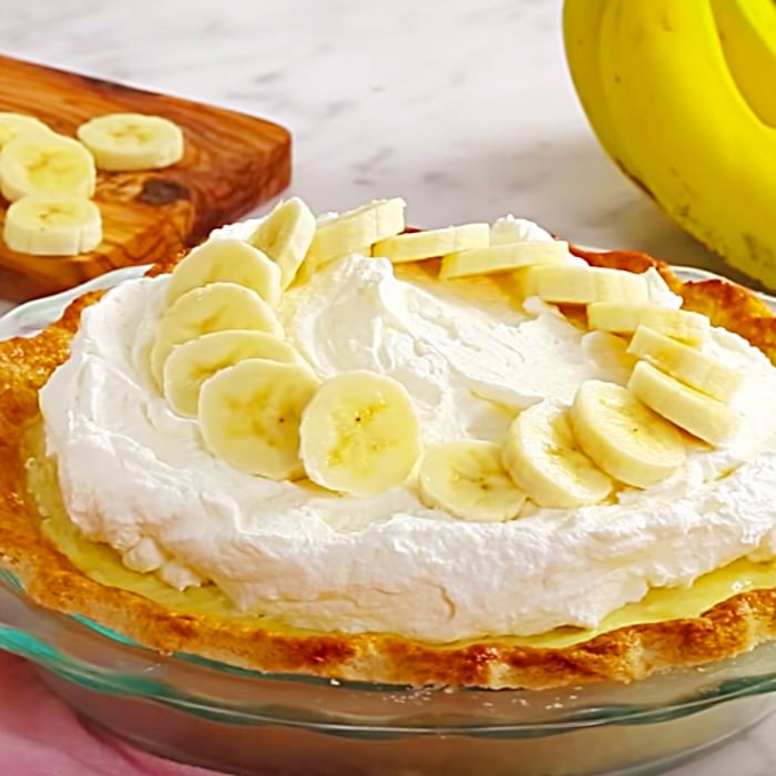 Banana Cream Pie Recipe - Easy Dessert Ideas - How To Make Banana Cream Pie