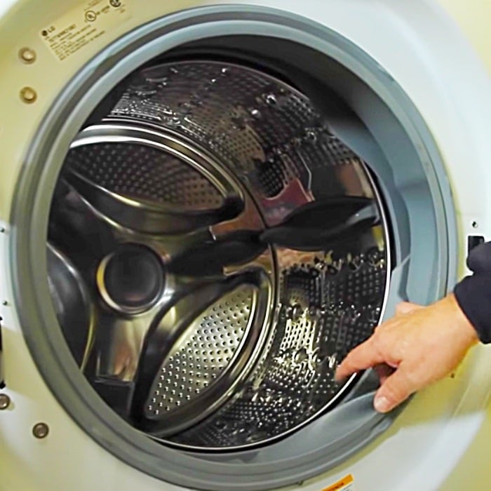 Easy Laundry Cleaning Ideas - How To Clean A Washer - Front Loader Washer Tips
