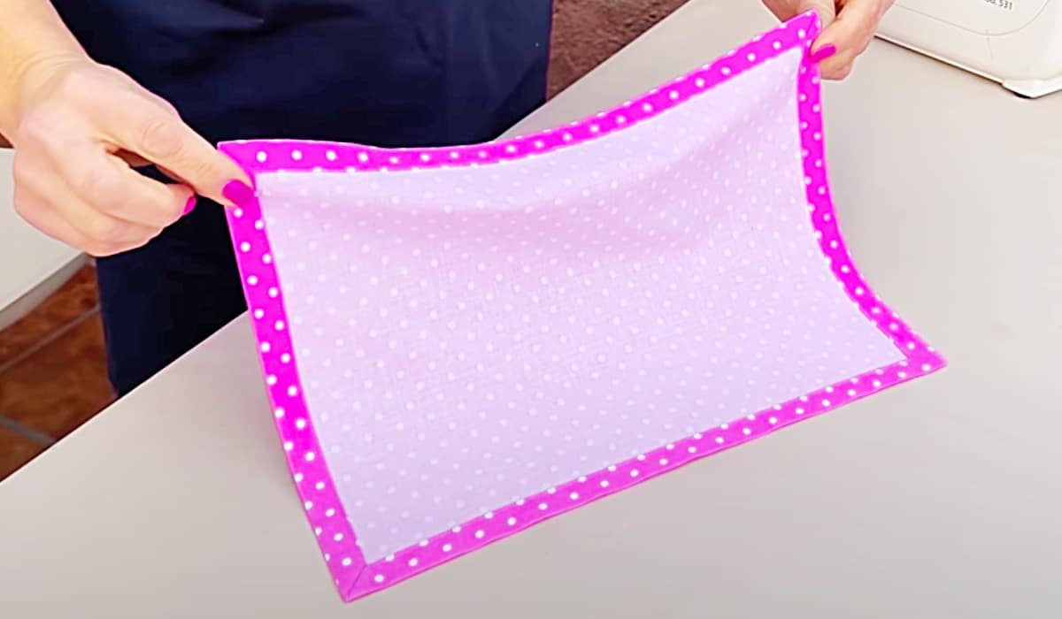 How To Sew Perfect Corners | DIY Joy Projects and Crafts Ideas