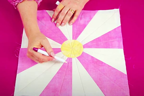 Quilt As You Go Daisy Block - Easy Quilt Pattern - Free Quilt Pattern