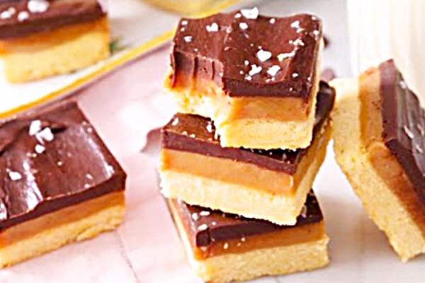 Millionaire's Shortbread Recipe - Easy Snack Ideas - Rich Dessert Ideas