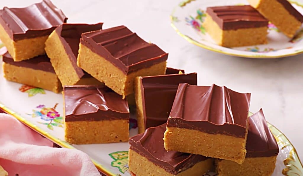 No Bake Peanut Butter Chocolate Bars Recipe - Easy No Bake Dessert Ideas - Peanut Butter Dessert Recipe