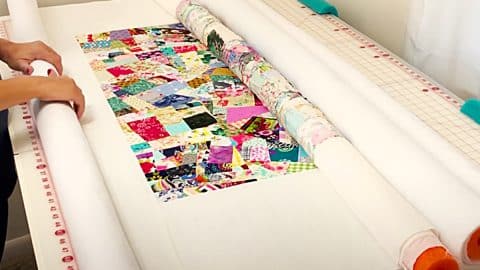 How To Baste A Quilt Using Pool Noodles | DIY Joy Projects and Crafts Ideas