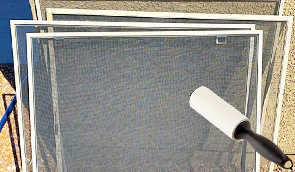 How To Clean Screens With A Lint Roller - Easy Cleaning Hacks - Clean Outdoor Screens