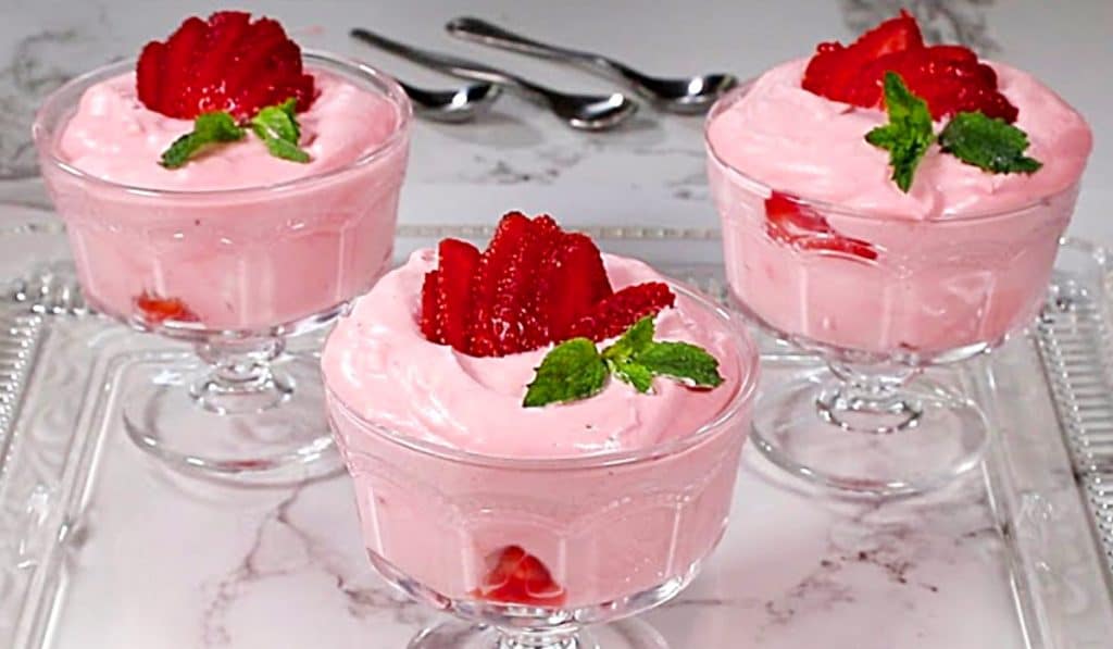 How To Make Strawberry Fool Dessert - Easy Blender Dessert - Strawberry Mousse Dessert