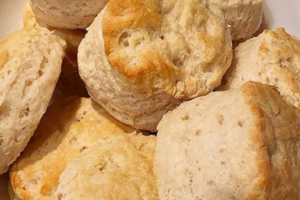 2-Ingredient Homemade Biscuits - Easy Biscuits