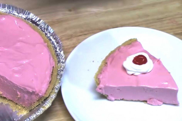Cherry Kool-Aid Pie With Whipped Topping - Easy Pie