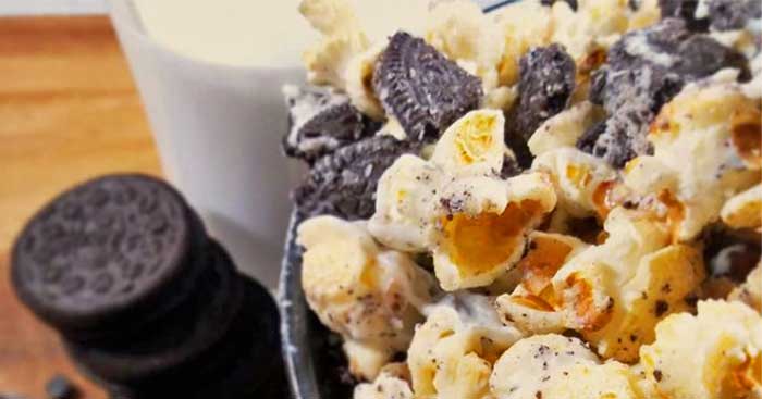 Cookies and Cream Popcorn Recipe | DIY Joy Projects and Crafts Ideas