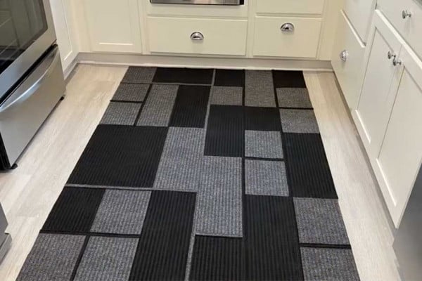 DIY Dollar Store Rugs - Easy Home Decor