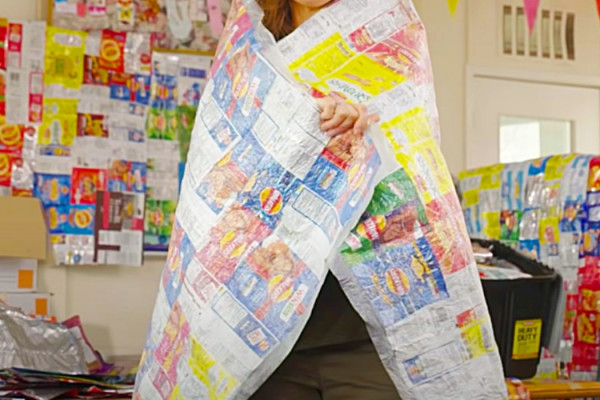 How To Make Crisp Packet Sleeping Bag Covers For The Homeless - Easy Recycling Project - How To Make A Recycled Blanket