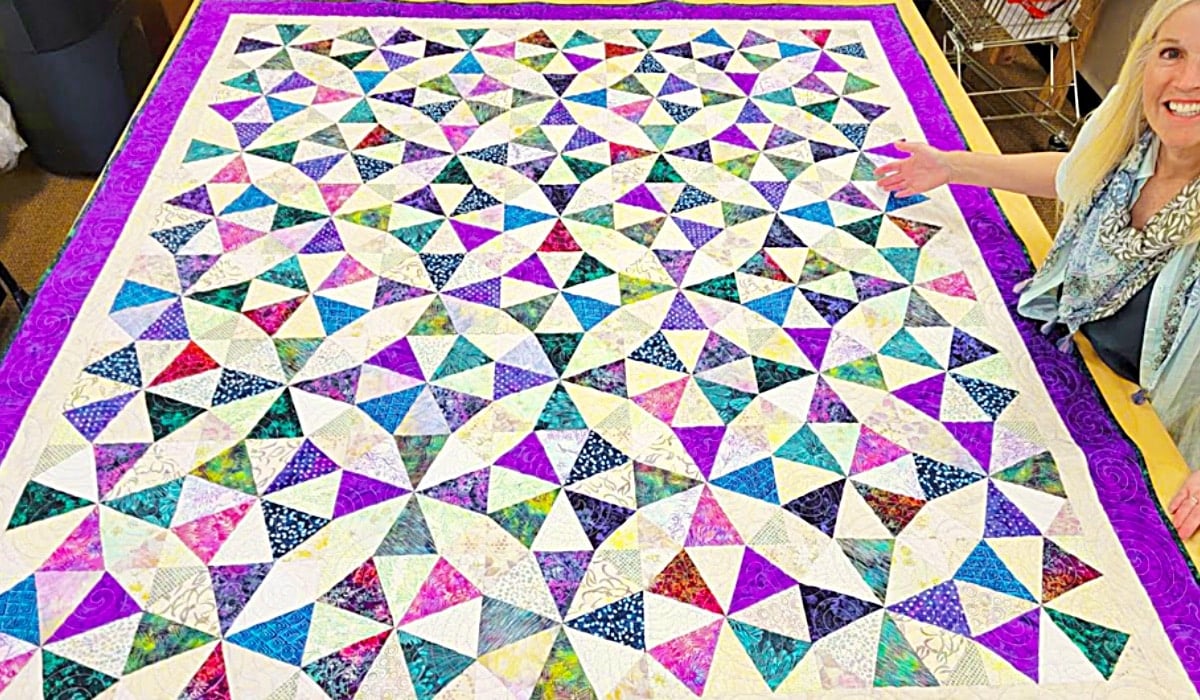 a-roundabout-quilt-with-free-pattern