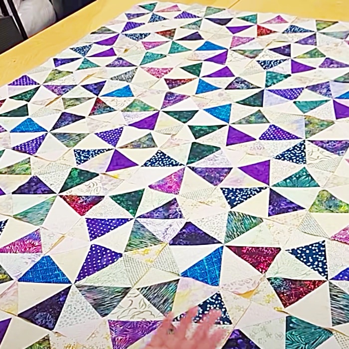 Easy Sewing Project - Free Quilt Pattern - Roundabout Quilt Idea