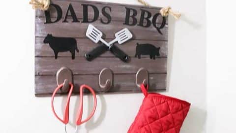 Dollar Store DIY Fathers Day Grilling Board Gift | DIY Joy Projects and Crafts Ideas