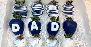 Easy Fathers Day Chocolate Covered Strawberries