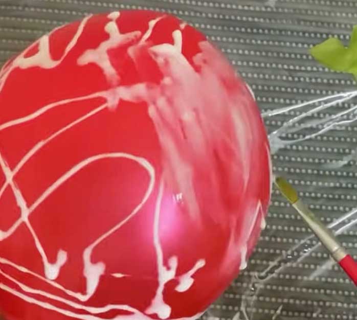 Glue Covered Balloon - DIY Shell Vase