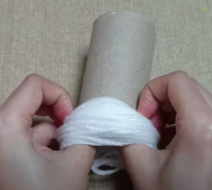 Wrap Yarn Around Paper Roll - Yarn Bear Craft