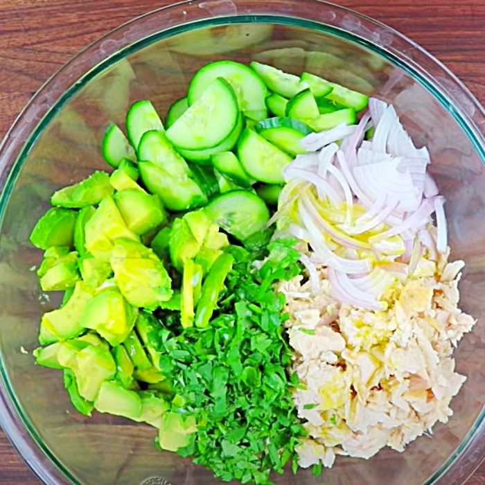 Easy Tuna Ideas - Easy Meal Ideas - No Cook Meals - How To Make Tuna Salad With Avocados