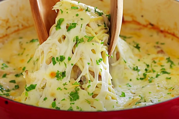 How To Make Chicken Tetrazzini - One Pan Chicken Tetrazzini - Easy Meal Ideas