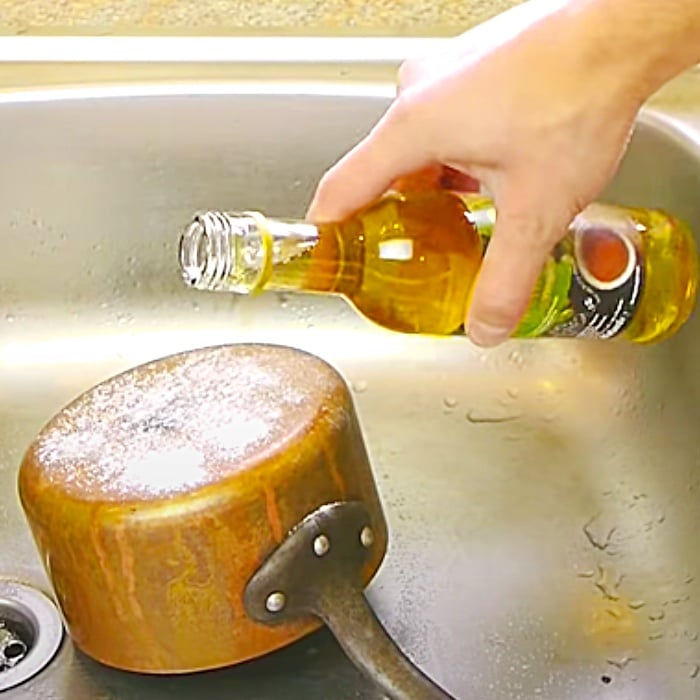Easy Way To Clean Coper Pots - How To Clean A Copper Pot - Vinegar And Salt Hacks
