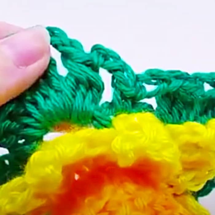 Easy Way To Make Granny Squares - Free Crochet Pattern - Easy Crochet Pattern