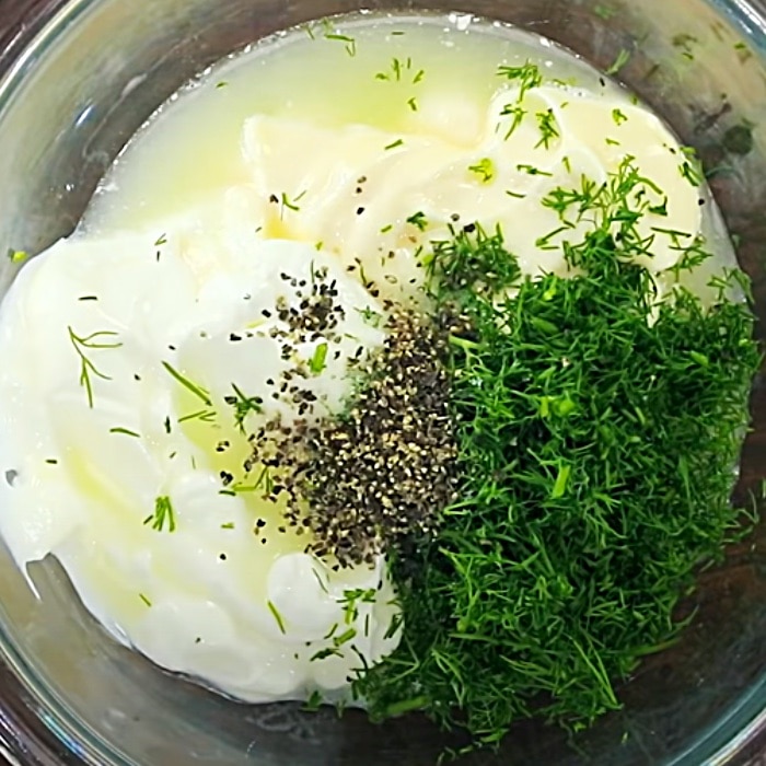 Easy Sour Cream Dressing Recipe - Pecan Salad Recipe - Easy Lunch Ideas