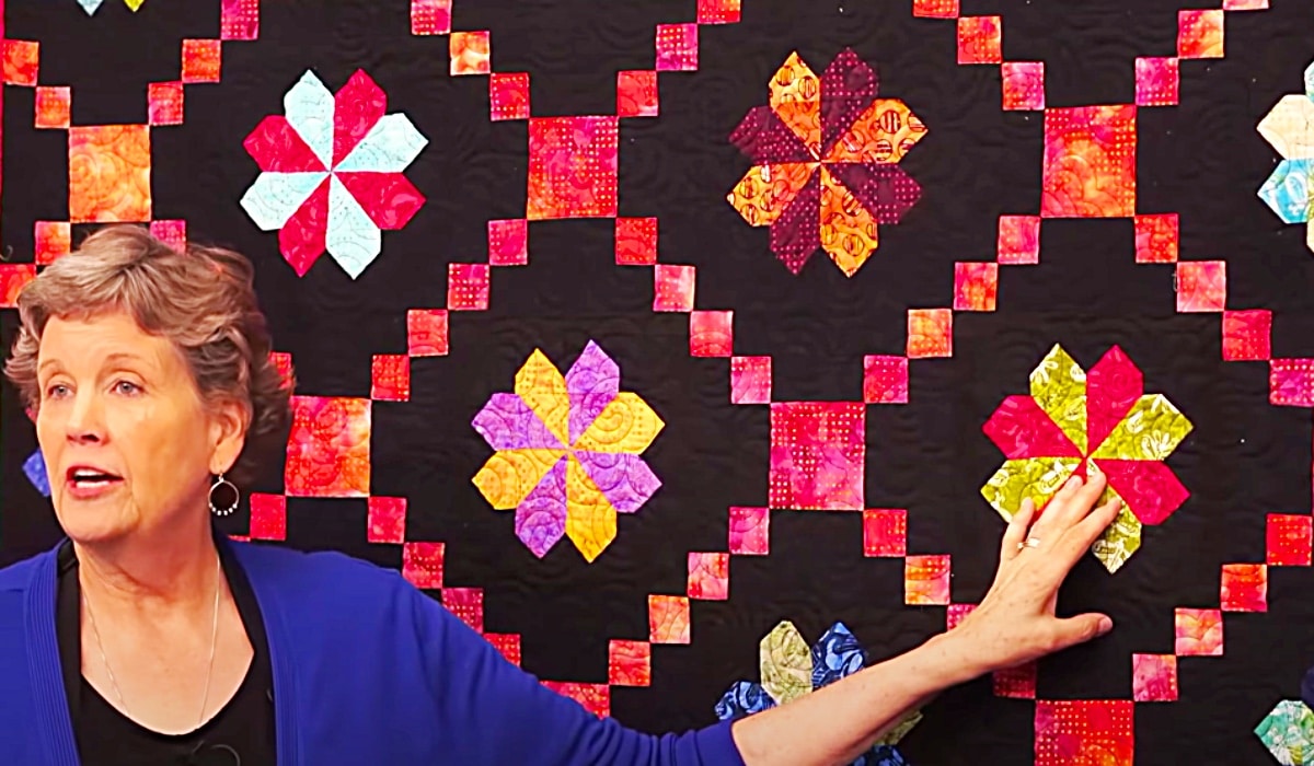 Flower Chain Quilt With Jenny Doan | DIY Joy Projects and Crafts Ideas