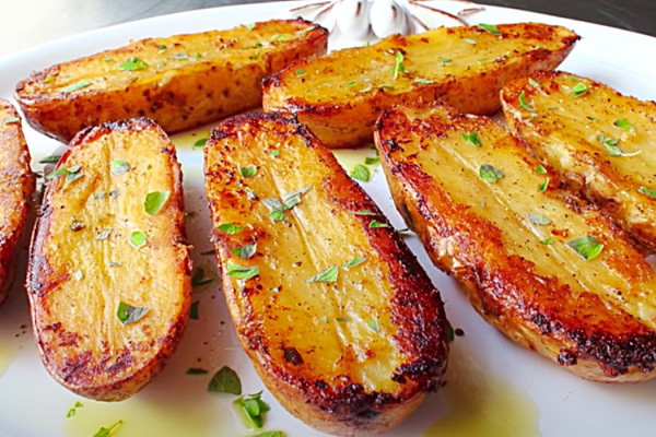 Lemon Pepper Potatoes Recipe - Easy Way To Cook Potatoes - How To Roast Potatoes - Best Potatoes For Meat Dishes