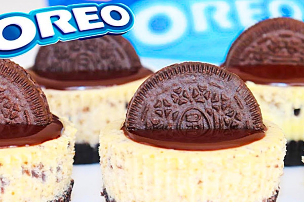Mini Oreo Cheesecakes Recipe - How To Make Mini Cheesecakes - Easy Dessert Recipe Ideas