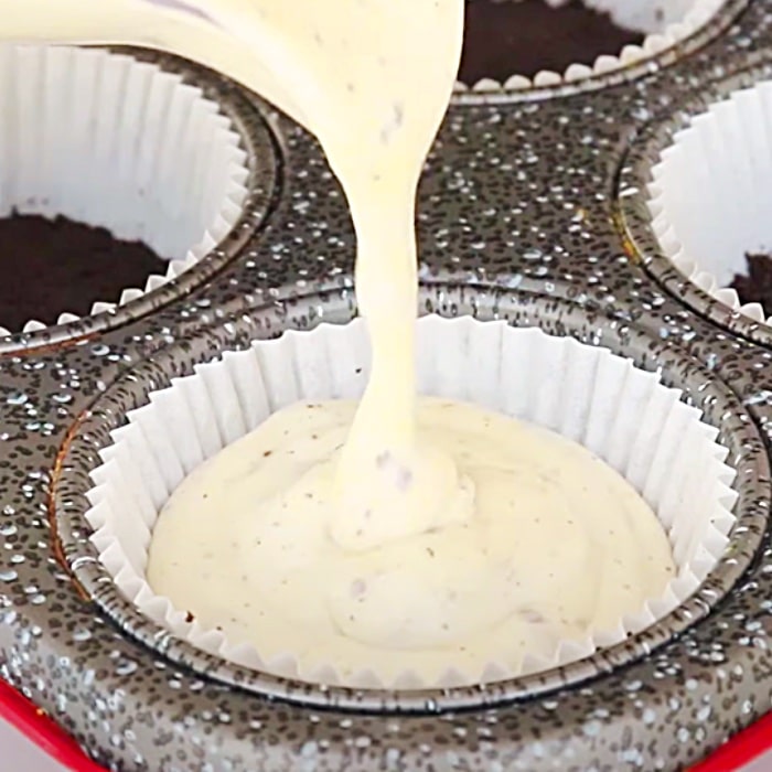 Easy Mini Cheesecakes Recipe - How To Make Cheesecake - Oreo Recipe Ideas