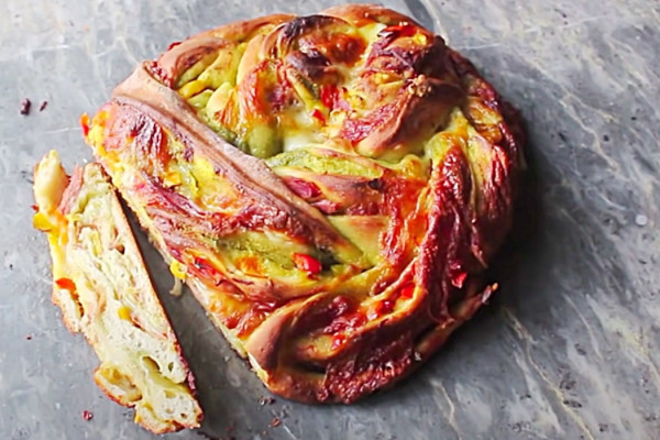 Italian Party Bread Recipe - Easy Pizza Dough Bread - Party Snack Ideas