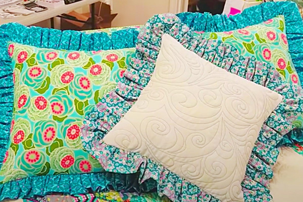 How To make A Ruffled Pillow Sham - Easy Sewing Pattern - Easy Pillow Pattern - How To Sew A Pillow