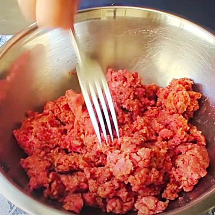Easy Salisbury Steak Recipe - Ground Beef Ideas - How To Make Hamburger Steaks And Gravy - Salisbury Steak Recipe - Easy Dinner Ideas