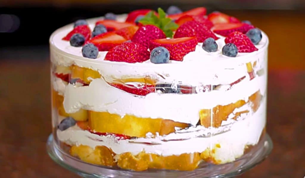 Strawberry Trifle Recipe - Easy Trifle Dessert - How To Make A Strawberry Trifle - Strawberry Shortcake Ideas