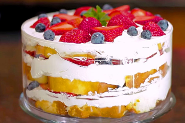 Strawberry Trifle Recipe - Easy Trifle Dessert - How To Make A Strawberry Trifle - Strawberry Shortcake Ideas