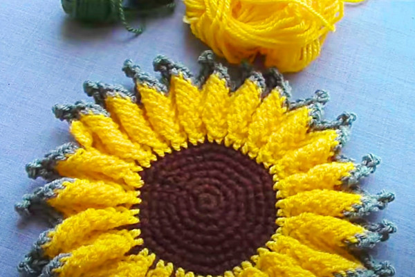 How To Crochet A Sunflower Hot Pad - Easy Hot Pad Pattern - Easy Crochet Pattern