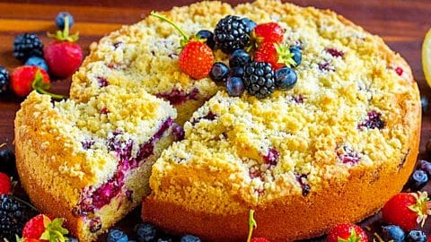 Triple Berry Crumb Cake Recipe | DIY Joy Projects and Crafts Ideas
