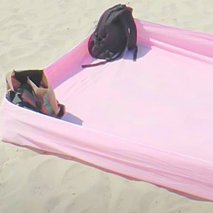 Fitted Sheet Beach Towel Hack - DIY Joy