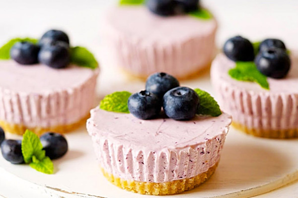 Blueberry Mini Cheesecakes Recipe - How To make Mini Cheesecakes - Easy Dessert Recipes