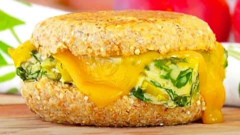 Freezer-Friendly Breakfast Sandwich Recipe | DIY Joy Projects and Crafts Ideas