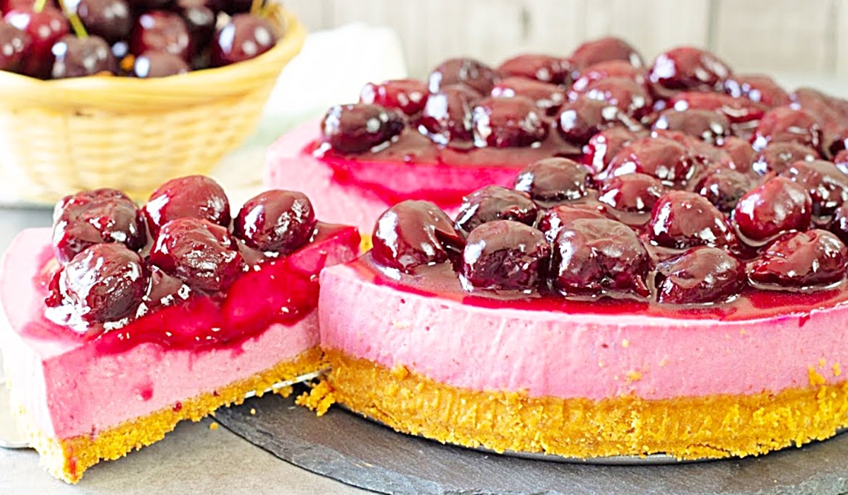 No-Bake Cherry Cheesecake Recipe | DIY Joy Projects and Crafts Ideas