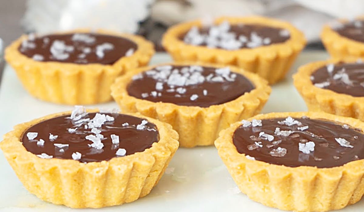 Mini Chocolate Tarts Recipe | DIY Joy Projects and Crafts Ideas