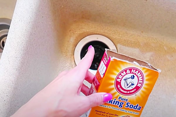 How To Clean Drains Naturally - Vinegar Hacks - Drain Cleaning Hack - Baking Soda Drain Cleaner