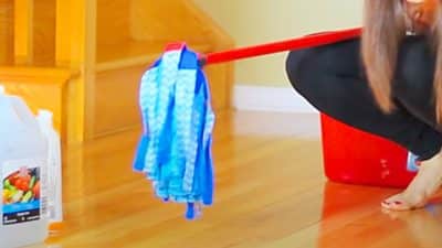 How To Clean Hardwood Floors - Easy Way To Clean Wood Floors - Floor Cleaning Hacks - Wood Cleaning Hacks
