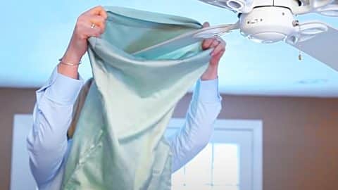 How To Clean A Ceiling Fan With A Pillow Case | DIY Joy Projects and Crafts Ideas