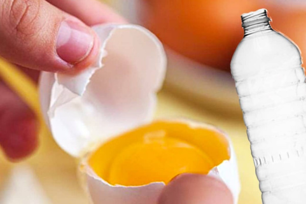 How To Separate Egg Yolks Using A Plastic Bottle - Easy Egg Yolk Hack - Food Hacks