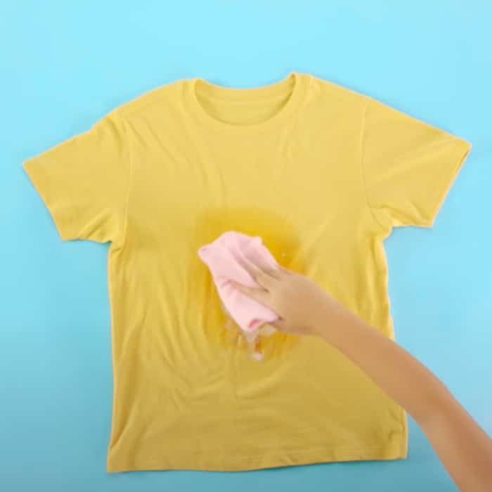 How To Remove Grease Stains Using Chalk - Easy Cleaning Hacks - Laundry Hacks