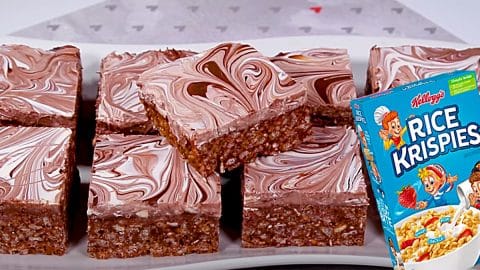 Nutella Swirl Rice Krispie Treats Recipe | DIY Joy Projects and Crafts Ideas