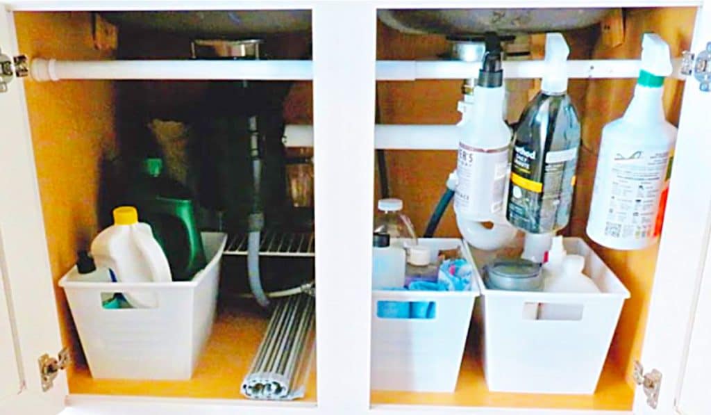 Easy Way To Organize Under The Sink Using A Tension Rod - Cleaning Hacks - Organize Under The Sink
